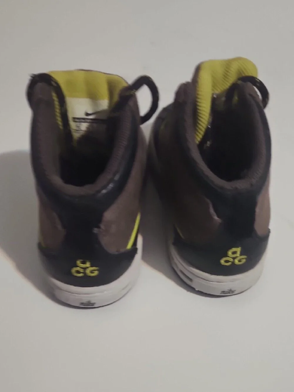 Nike Kids Black and Yellow Lace-Up Boots